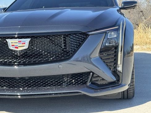 New 2026 Cadillac CT5 V image 9