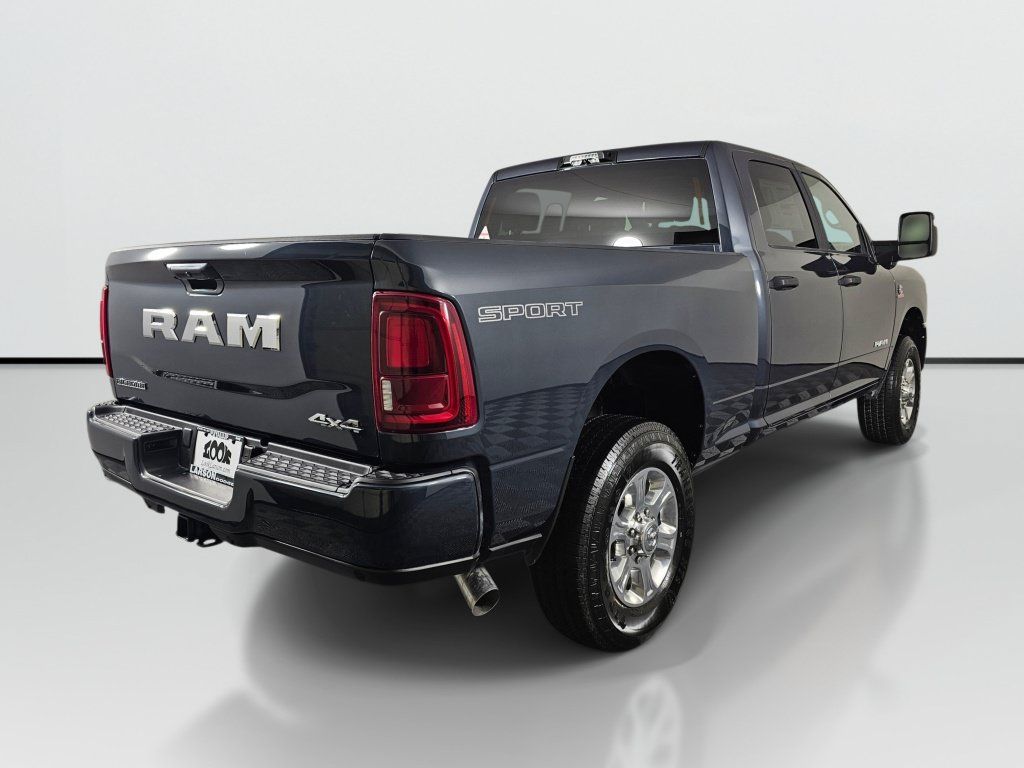 New 2026 RAM 3500 Big Horn AWD/4WD image 4