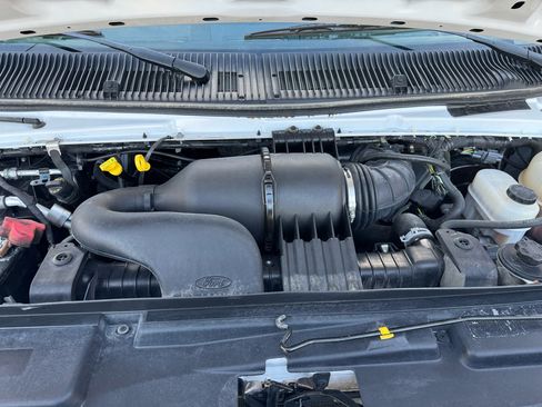 Used 2019 Ford E-350 and Econoline 350 Super Duty w/ Power Windows & Locks Group image 23