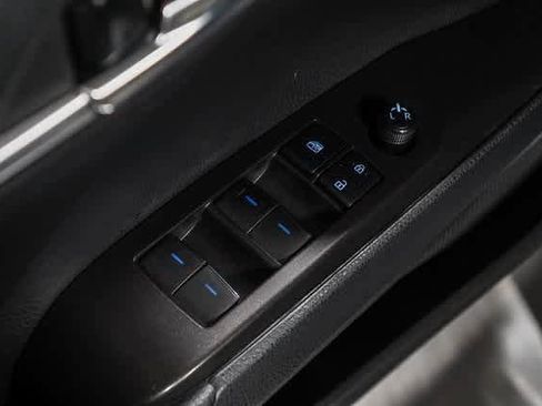 Used 2021 Toyota Camry SE image 22