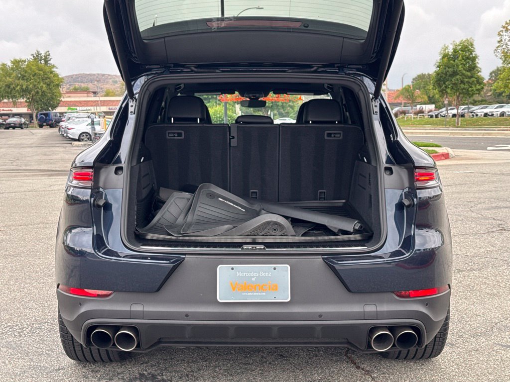 Used 2024 Porsche Cayenne S AWD/4WD image 16