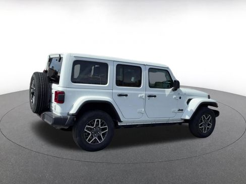 Used 2025 Jeep Wrangler Unlimited Sahara AWD/4WD image 15