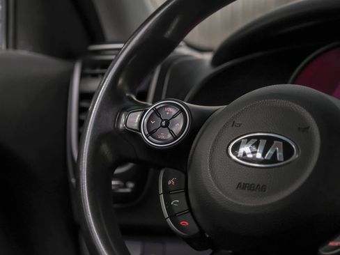 Used 2019 Kia Soul + image 17