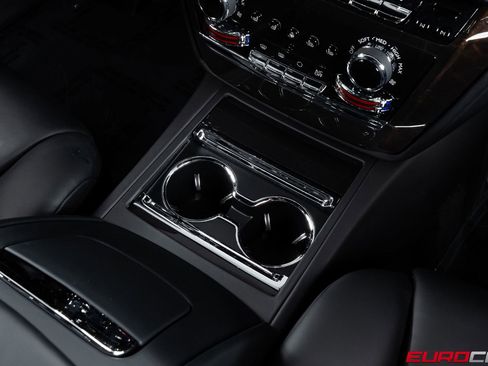 Used 2024 Rolls-Royce Phantom Sedan w/ The Phantom Package RWD image 32