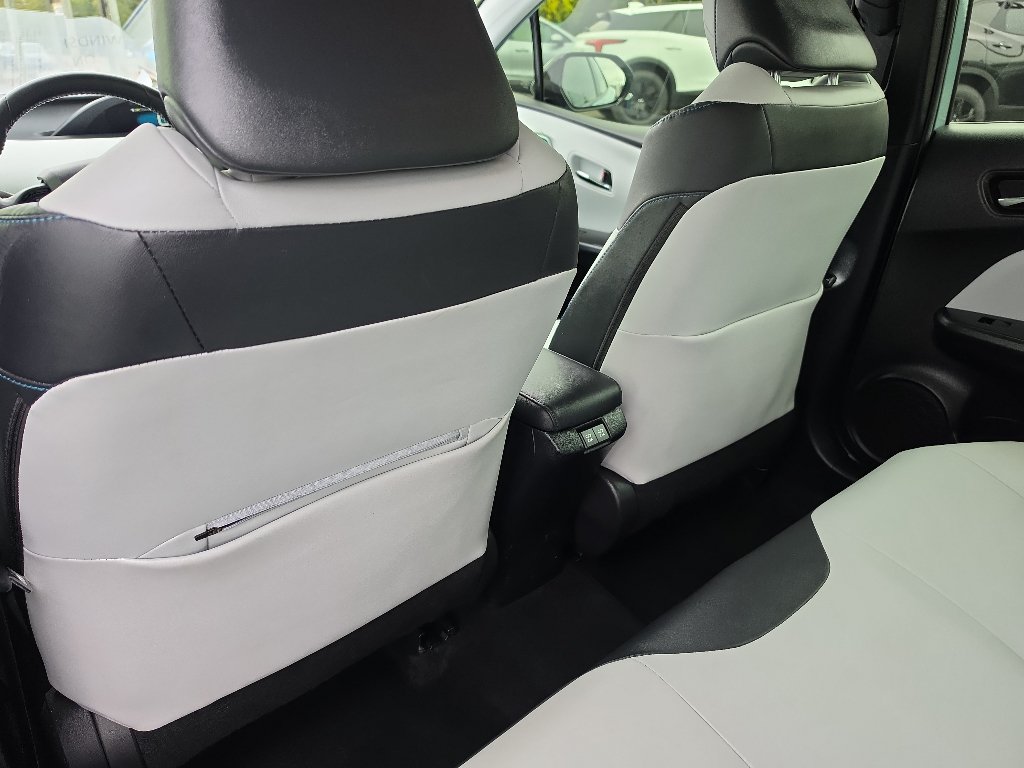 Used 2020 Toyota Prius XLE w/ Advanced Technology Package AWD/4WD image 18