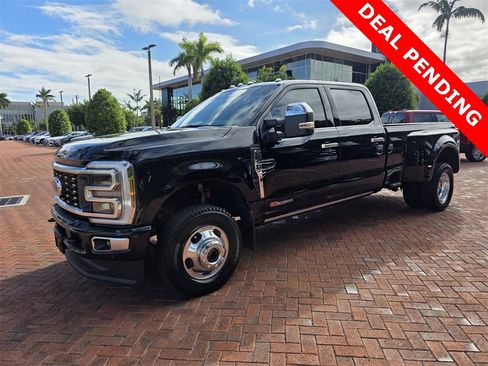 Used 2025 Ford F350 Platinum w/ Platinum Plus Package image 8