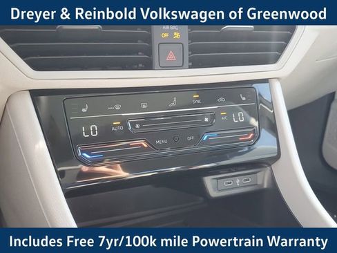 New 2025 Volkswagen Jetta SE image 31