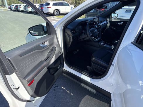 Used 2023 Ford Escape ST-Line Select image 19