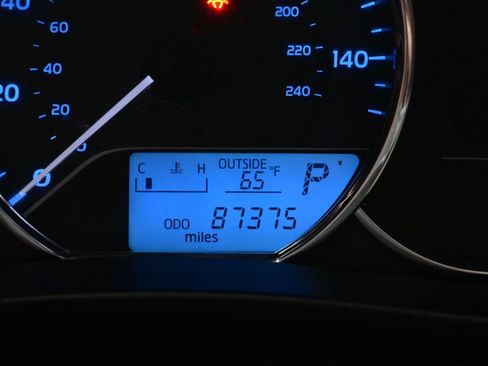 Used 2015 Toyota Corolla LE FWD image 26