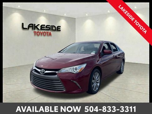 Used 2017 Toyota Camry XLE w/ Moonroof Package FWD image 1