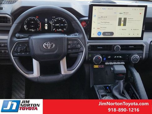 Used 2025 Toyota 4Runner TRD Off-Road Premium image 29