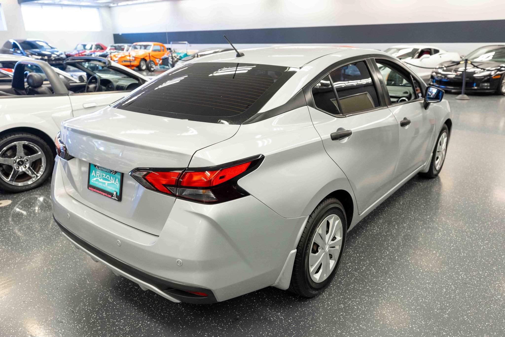 Used 2021 Nissan Versa S FWD image 5
