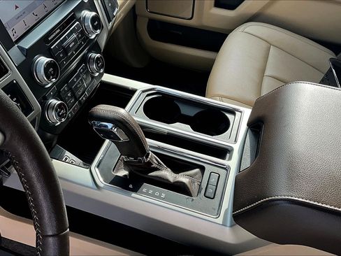 Used 2018 Ford F150 Lariat w/ Equipment Group 502A Luxury image 15