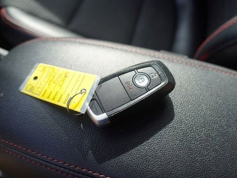 Used 2025 Ford Escape ST-Line image 2