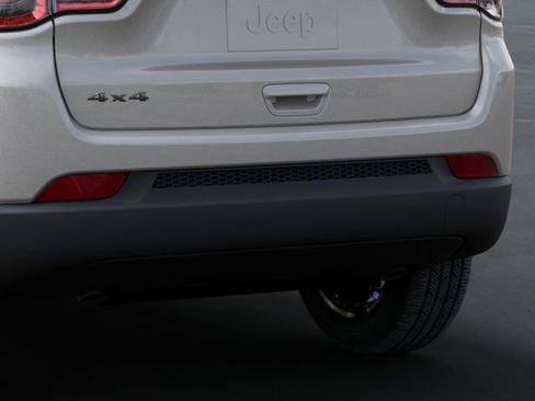 New 2026 Jeep Compass Latitude image 13