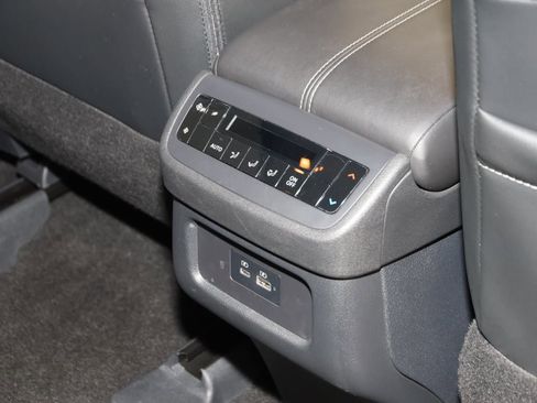 Used 2023 Nissan Pathfinder SL image 15