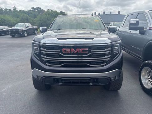 Used 2023 GMC Sierra 1500 SLT w/ SLT Premium Package AWD/4WD image 2