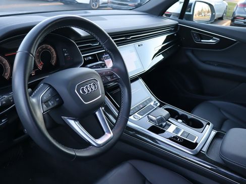 Used 2025 Audi Q7 2.0T Premium w/ Convenience Package image 9