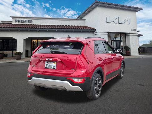 Used 2024 Kia Niro EX FWD image 8