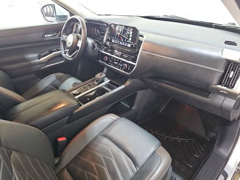 Used 2022 Nissan Pathfinder Platinum w/ Cargo Package image 31