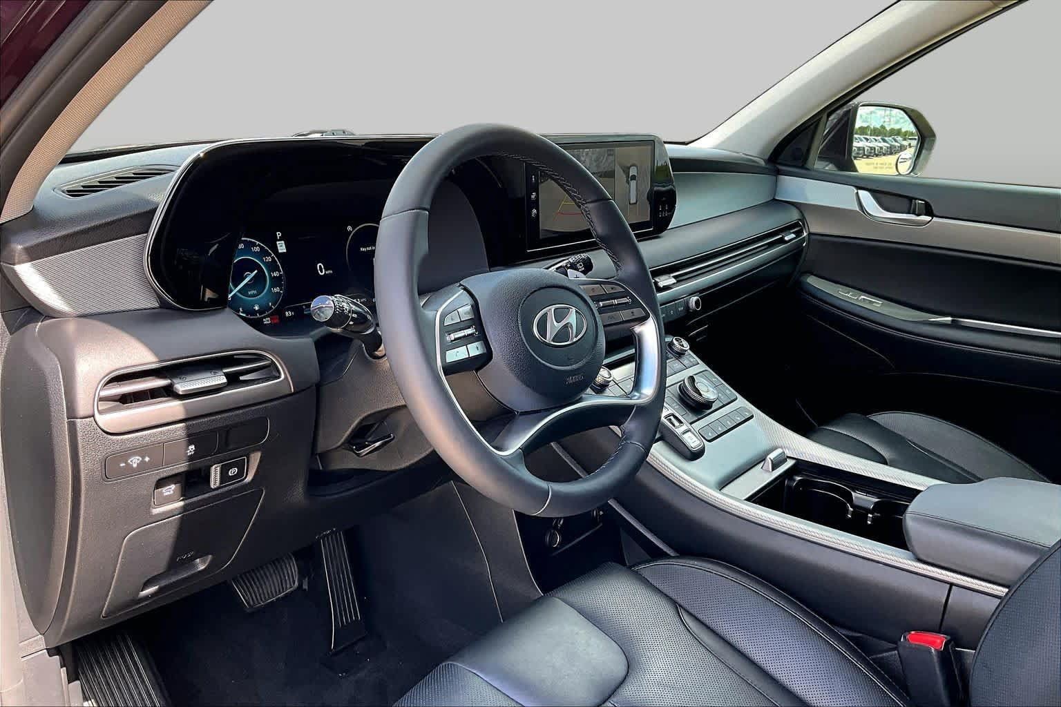 Used 2024 Hyundai Palisade SEL w/ Premium Package FWD image 17
