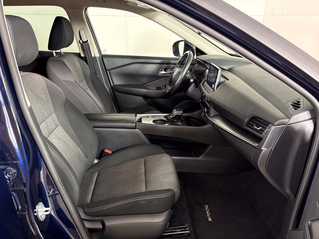 Used 2025 Nissan Rogue SV FWD image 20
