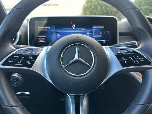 Used 2025 Mercedes-Benz C 300 Sedan image 34