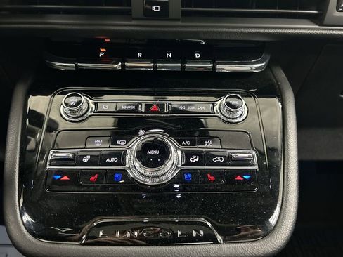 Used 2022 Lincoln Corsair AWD w/ Premium Package image 20