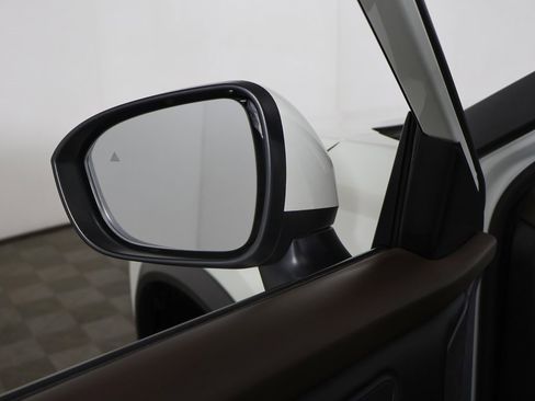 Used 2023 Nissan Rogue SV w/ SV Premium Package image 32