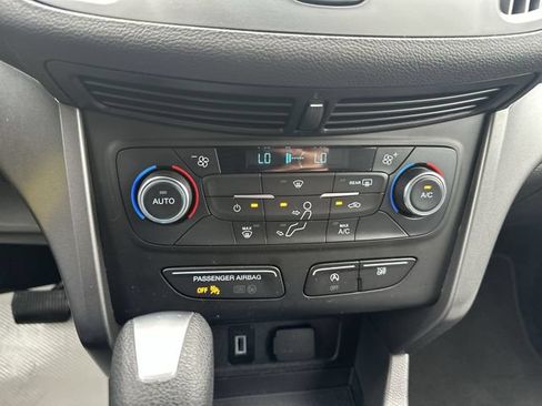 Used 2017 Ford Escape SE AWD/4WD image 18