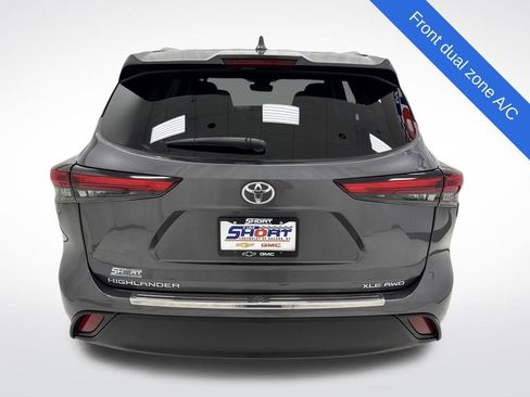 Used 2022 Toyota Highlander XLE image 5