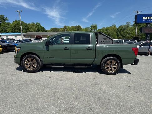 Used 2024 Nissan Titan SV w/ SV Bronze Edition Package image 2