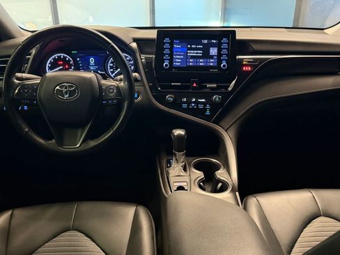 Used 2021 Toyota Camry SE w/ Convenience Package AWD/4WD image 9