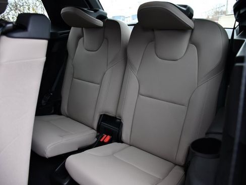 New 2026 Volvo XC90 B6 Plus w/ Protection Package Premier image 18