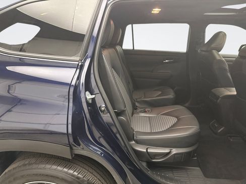 Used 2022 Toyota Highlander XSE image 21