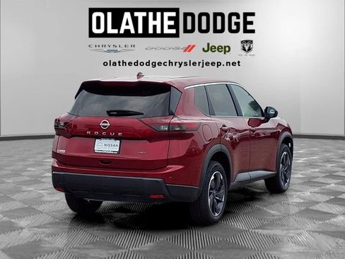 Used 2025 Nissan Rogue SV AWD/4WD image 29