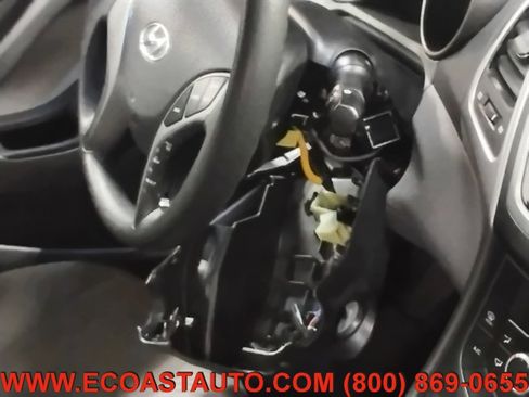 Used 2014 Hyundai Elantra SE image 17