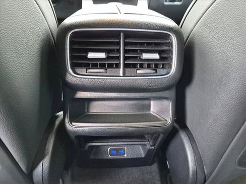 Used 2025 Mercedes-Benz GLE 350 4MATIC image 17
