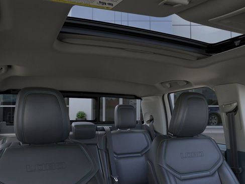 New 2026 Ford Maverick Lobo image 12