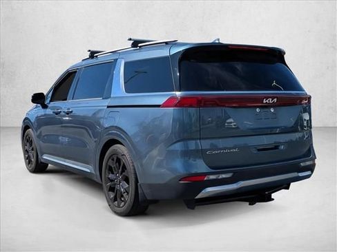 Used 2022 Kia Carnival SX Prestige image 7