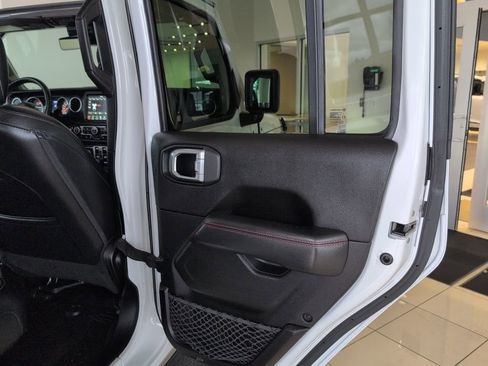 Used 2019 Jeep Wrangler Unlimited Sahara image 43