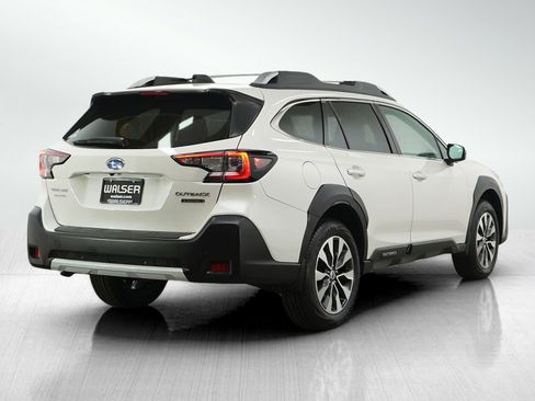 Used 2024 Subaru Outback Touring AWD/4WD image 5