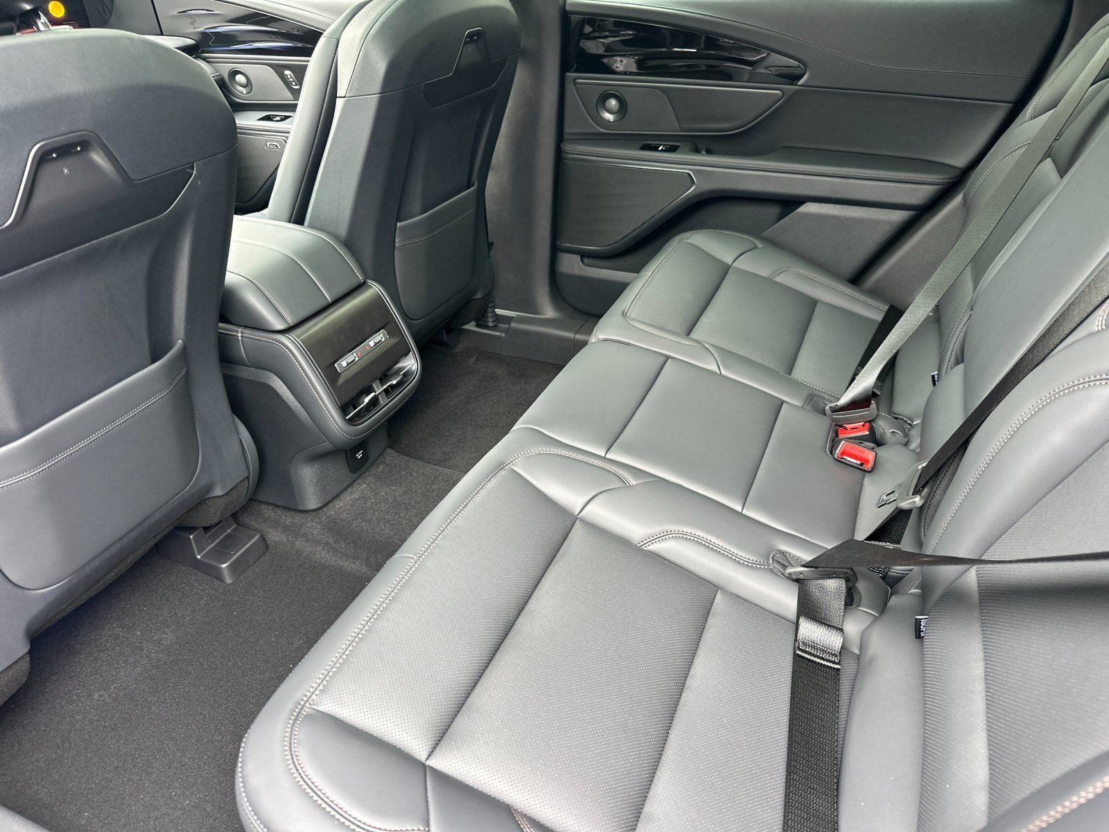 New 2026 Lincoln Nautilus Premier w/ Equipment Group 102A AWD/4WD image 11