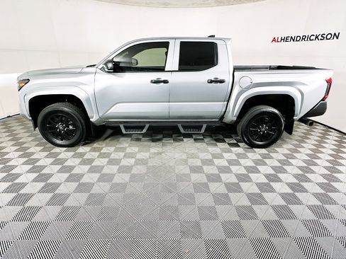 Used 2025 Toyota Tacoma SR image 6