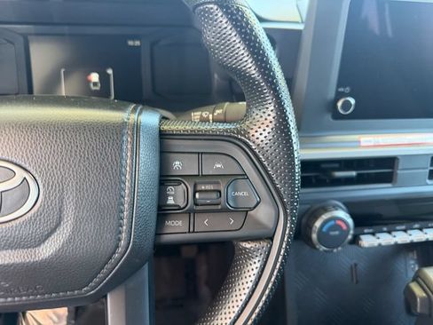Used 2025 Toyota Tacoma SR5 AWD/4WD image 19