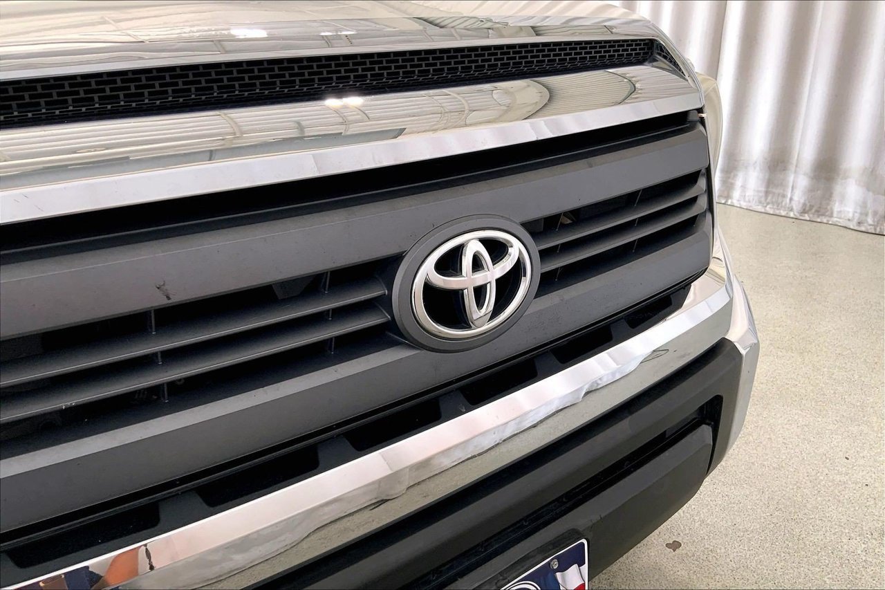 Used 2014 Toyota Tundra SR5 w/ SR5 Upgrade Package RWD image 28
