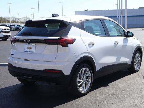 New 2027 Chevrolet Bolt LT w/ Comfort Package FWD image 8