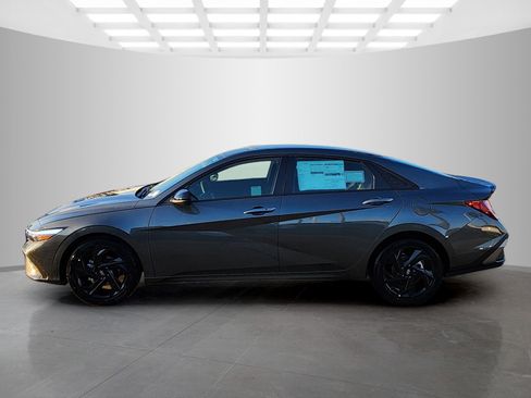 New 2026 Hyundai Elantra Sport image 2