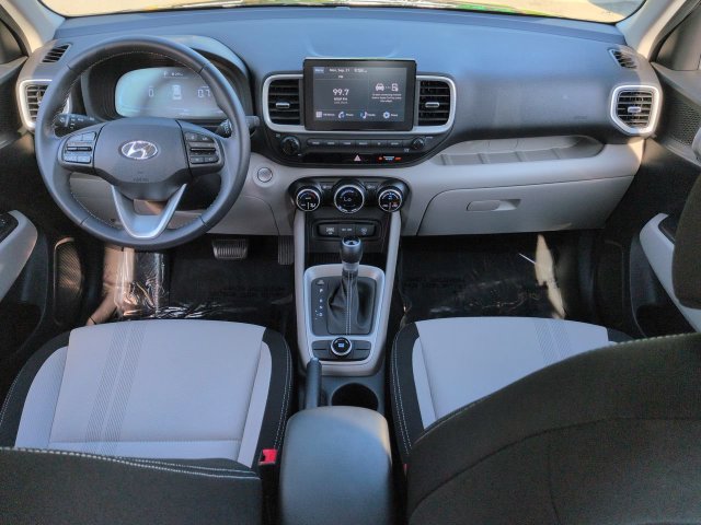 Used 2024 Hyundai Venue SEL FWD image 15