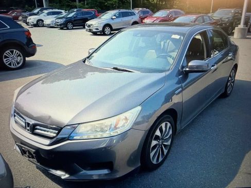 Used 2014 Honda Accord Touring image 2